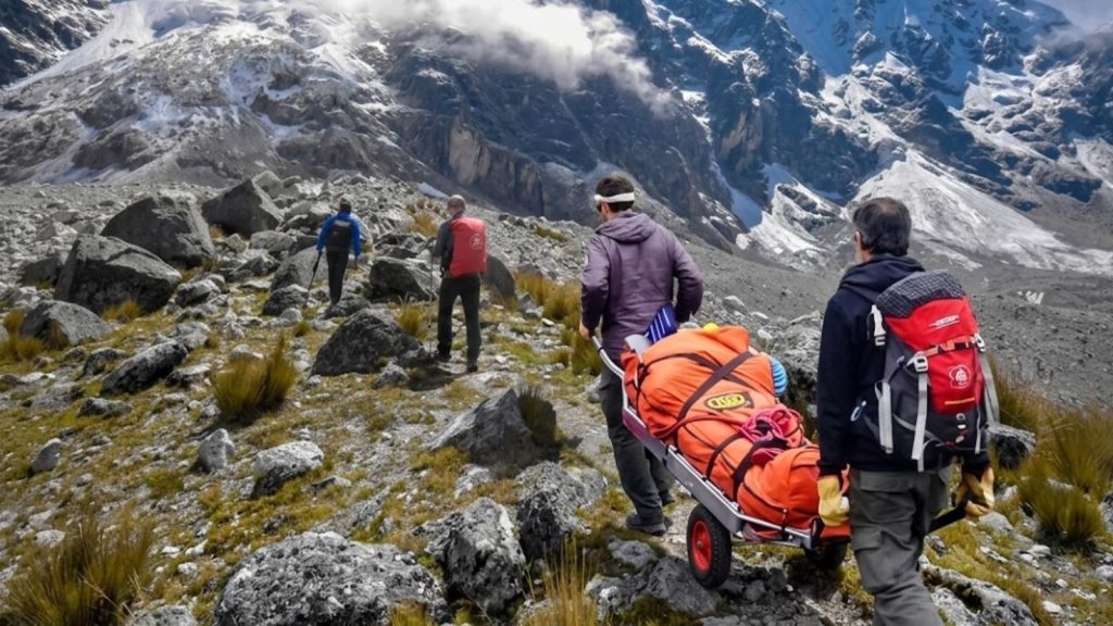Evacuar al turistas en caso grave